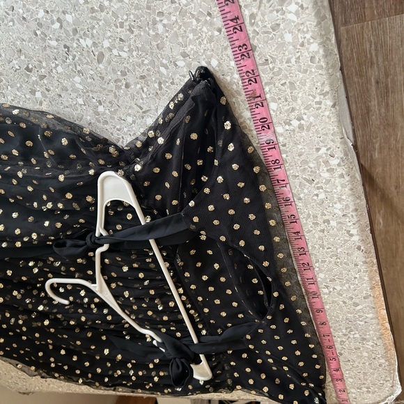 MODCLOTH Dress Size 1X 
Another Brilliant Polka Dot Black Gold
Tie Shoulder - Picture 9 of 11